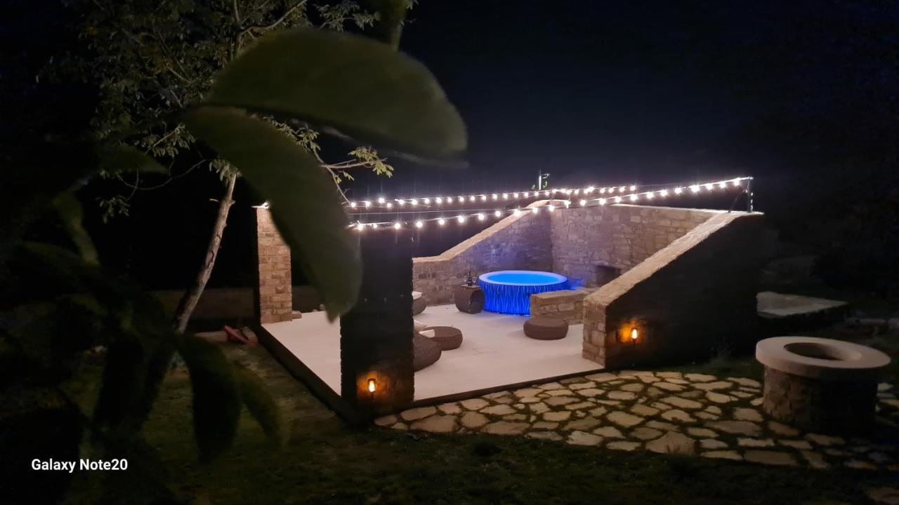 Апартаменти Hisa Kapis With Hot Tube Копер Екстер'єр фото